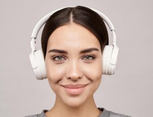 woman enjoy sound by headphone